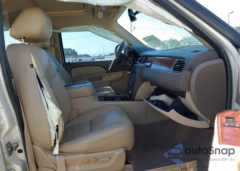 2010 Chevrolet Suburban 1500 Ltz from USA, damaged, VIN 1GNUCKE07AR286799